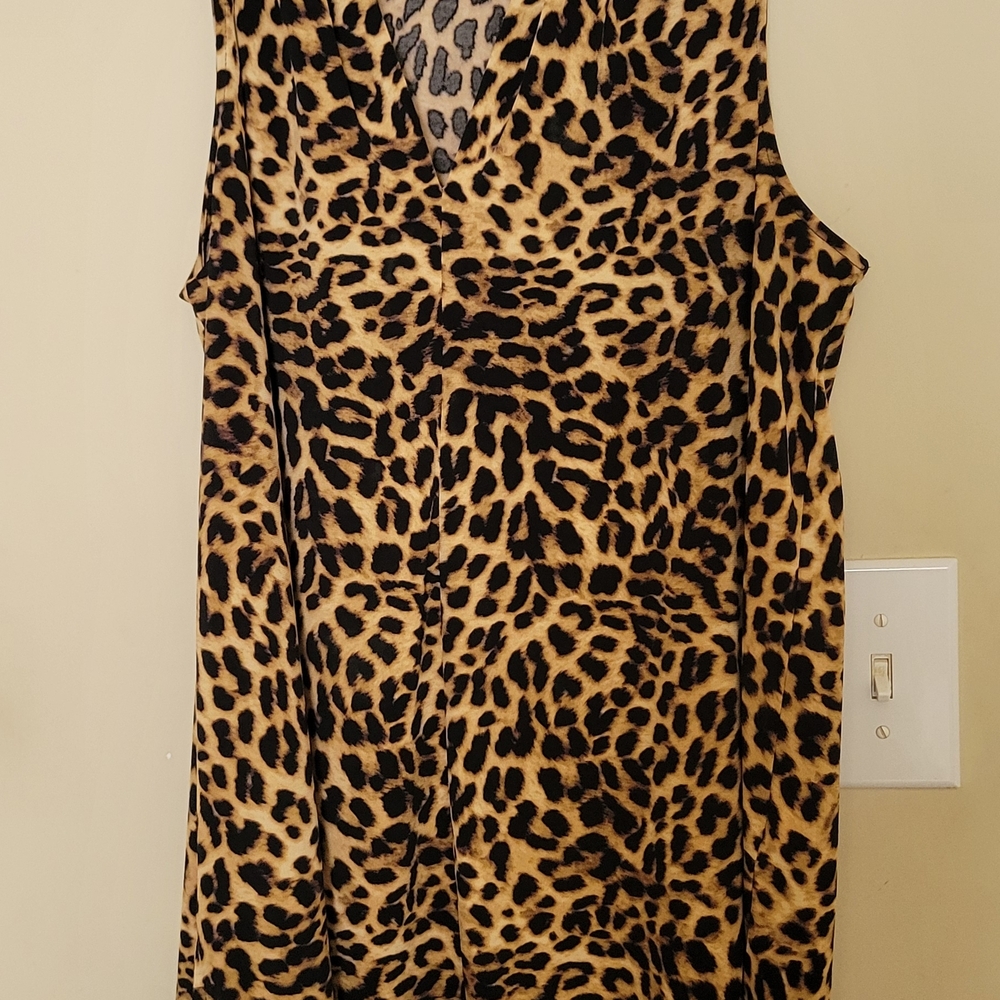 Leopard Print Sleeveless Top